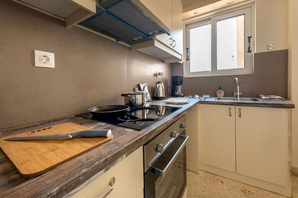 Kerameikos 2 Bedroom Apartment Atina Dış mekan fotoğraf