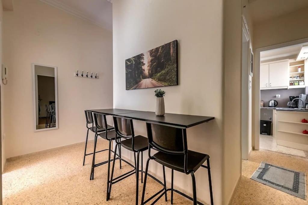 Kerameikos 2 Bedroom Apartment Atina Dış mekan fotoğraf